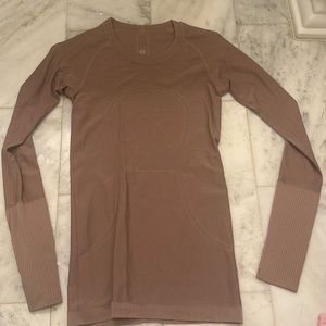 Lululemon swiftly tech